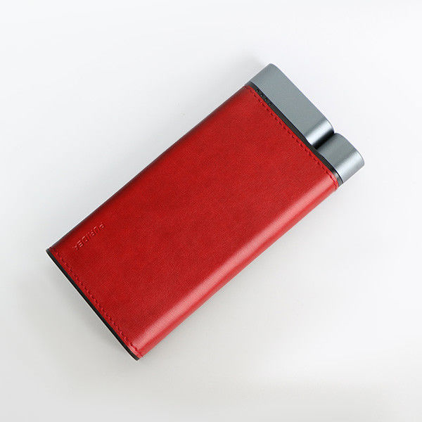 Banco de energía de 10000mAh acabado de cuero de concha de metal 2pcs USB-A 1pc puertos tipo-C